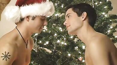 Omosex eccitati si succhiano il pisellone