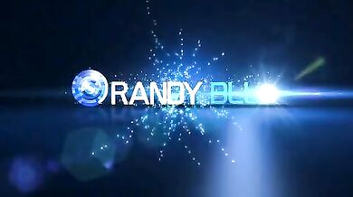 Scopato nel culo da muscoloso stallone tatuato