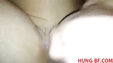 Gay si sega mentre l'amante lo incula