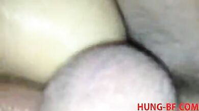 Gay si sega mentre l'amante lo incula