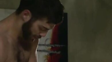 Giovane prete gay inculato