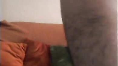 Gay italiano con gli occhiali succhia