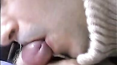 Un bel pompino con tanta sborra da uomo italiano