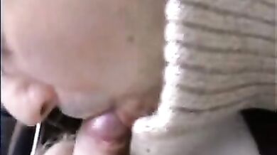 Un bel pompino con tanta sborra da uomo italiano