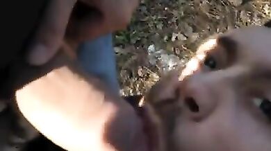 Mi succhio il suo cazzo outdoor