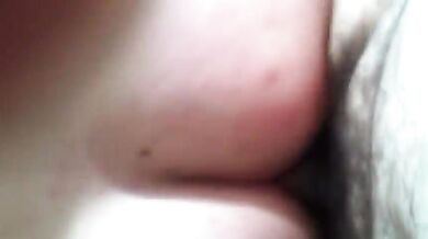 Rosso culetto gay inculato col preservativo