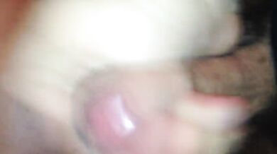 Giovane amico sborrato sul ventre