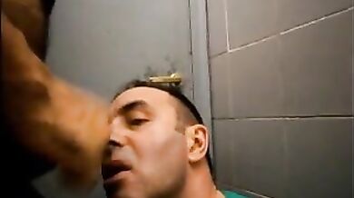 Maturo aspetta sborrate gay in faccia