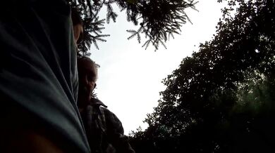 Vecchio italiano succhia e sega il cazzo a suo nipote