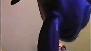 Pino si fa sborrare in bocca