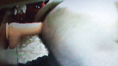 Frocio rotto in culo e dildo