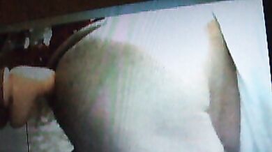 Frocio rotto in culo e dildo