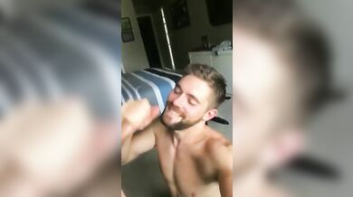 Enorme cazzo gay in gola