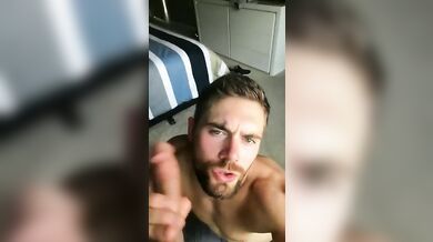 Enorme cazzo gay in gola