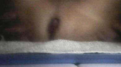 Mi scopo con un cazzo di gomma