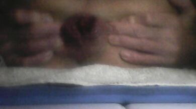 Mi scopo con un cazzo di gomma