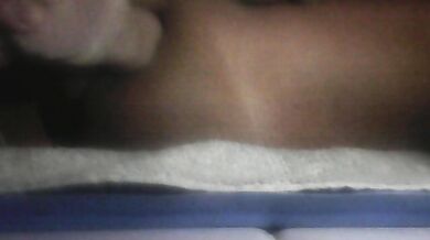 Mi scopo con un cazzo di gomma