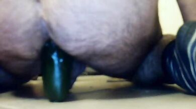 Io con un bel cetriolo