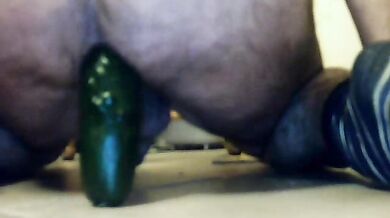 Io con un bel cetriolo