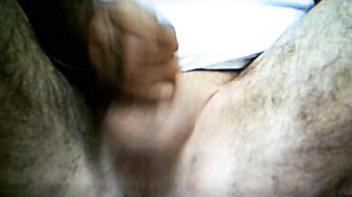 Ripreso mentre mi masturbo in cam