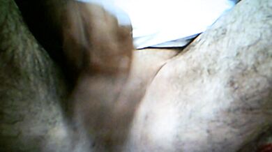 Ripreso mentre mi masturbo in cam