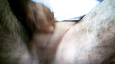 Ripreso mentre mi masturbo in cam