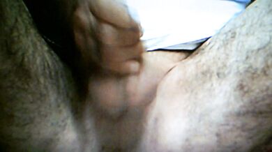 Ripreso mentre mi masturbo in cam