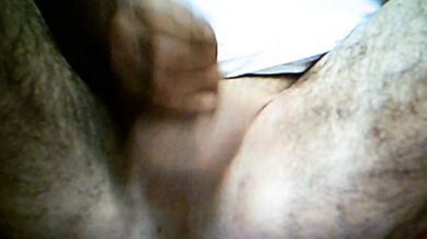 Ripreso mentre mi masturbo in cam