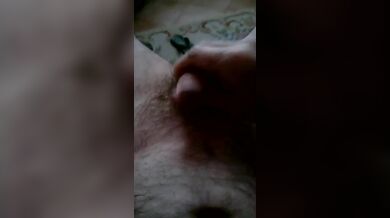 Mi masturbo completamente nudo