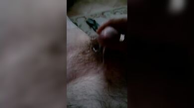 Mi masturbo completamente nudo