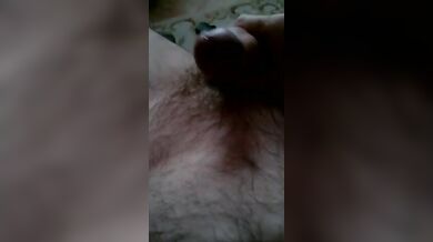 Mi masturbo completamente nudo