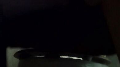 Godo  con un cazzo nero finto