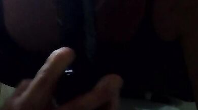 Godo  con un cazzo nero finto