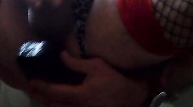 Godo  con un cazzo nero finto