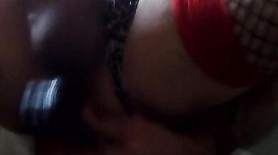 Godo  con un cazzo nero finto