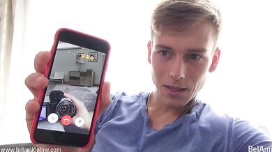 UN ALTRO STUDENTE SI SEGA