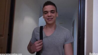 UN ALTRO STUDENTE SI SEGA