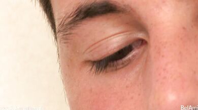 RAGAZZO RIPRESO IN DETTAGLIO