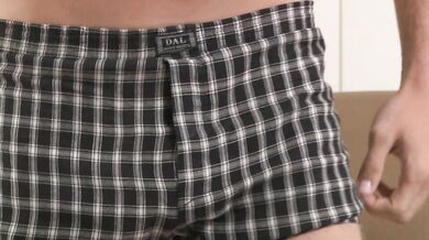 BELLISSIMO STUDENTE SI SEGA