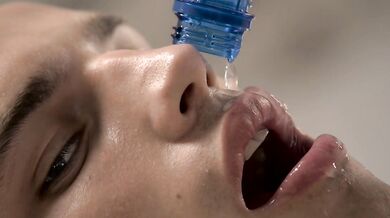 BELLISSIMO RAGAZZO SI SEGA E... NON SOLO