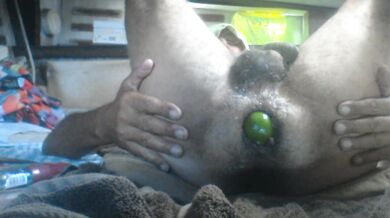 Intrattengo il mio culo 2