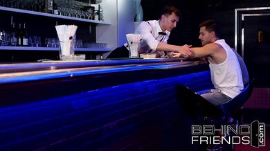 Il grosso cazzo duro del barista