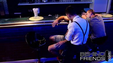 Il grosso cazzo duro del barista