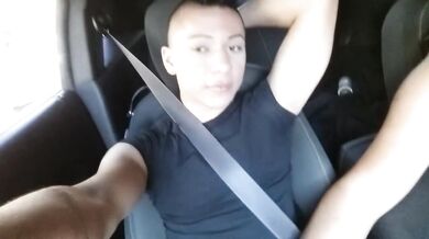 MI SEGA DURANTE UN GIRO IN AUTO