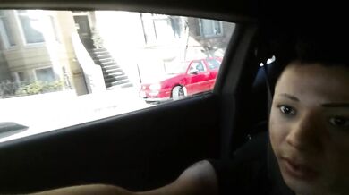 MI SEGA DURANTE UN GIRO IN AUTO