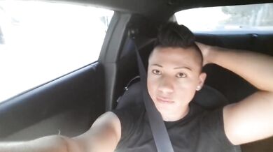 MI SEGA DURANTE UN GIRO IN AUTO