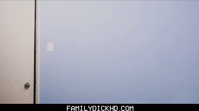 Il mio ragazzo mi fa scopare da suo padre