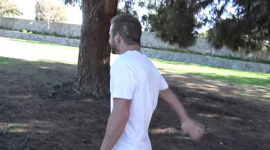 Etero si fa inculare e sborrare per soldi