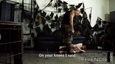 Giovane sodomizzato da padrone crudele