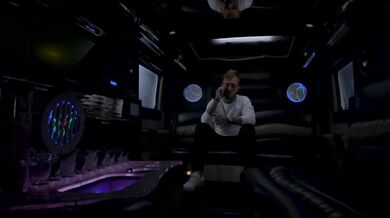 Ragazzo tatuato incula il suo robusto amico